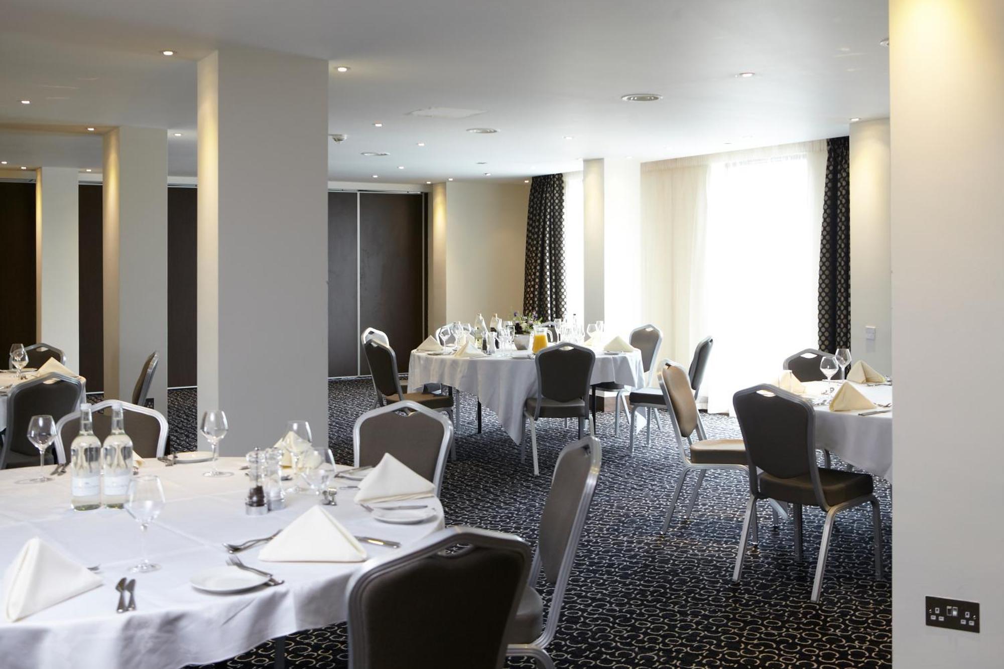 Hotel Park Grand Heathrow