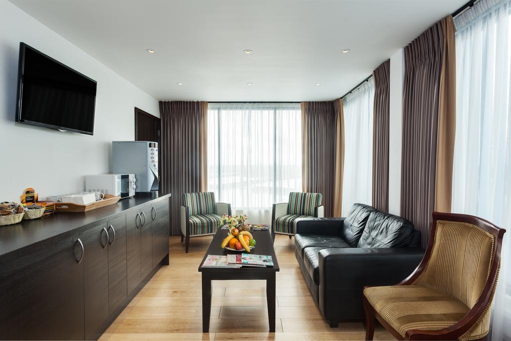 Hotel Park Grand Heathrow 4*